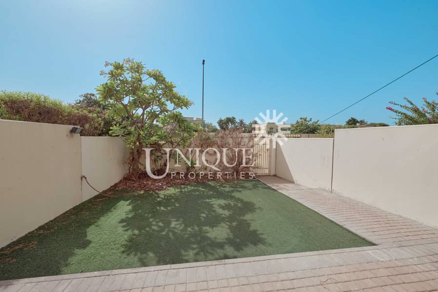 Vacant | Well Maintained | Landscaped Garden