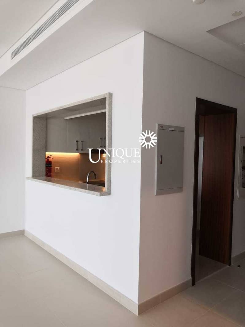 10 Premium Apartment | Well Maintained | Spacious