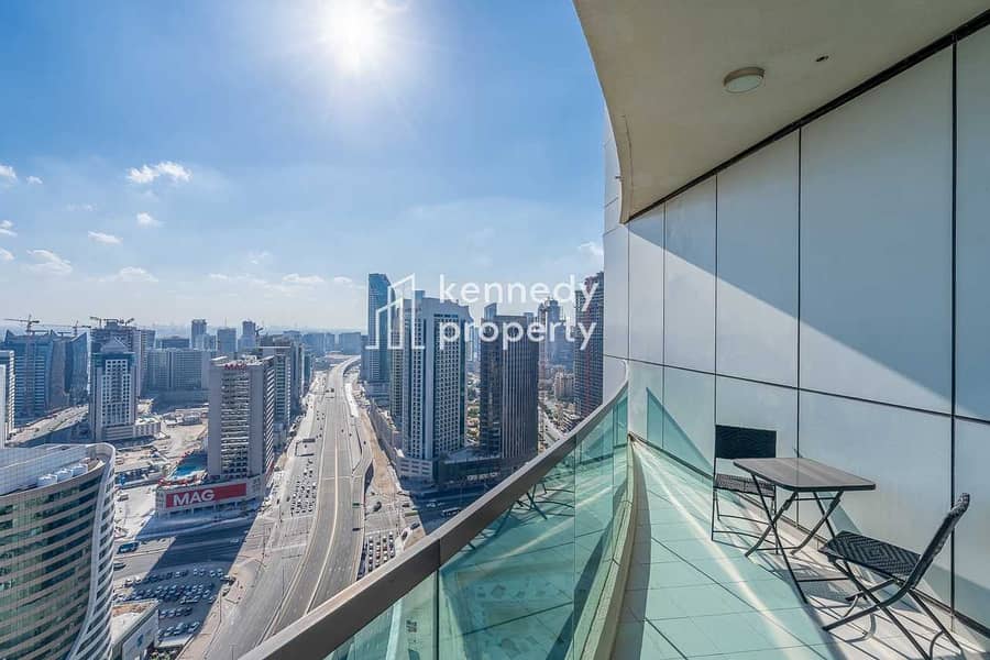 13 Spacious Living | Fully Furnished I Downtown View