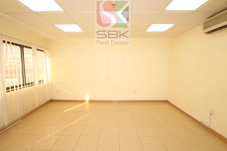 6 Special offer spacious apartment with chiller free