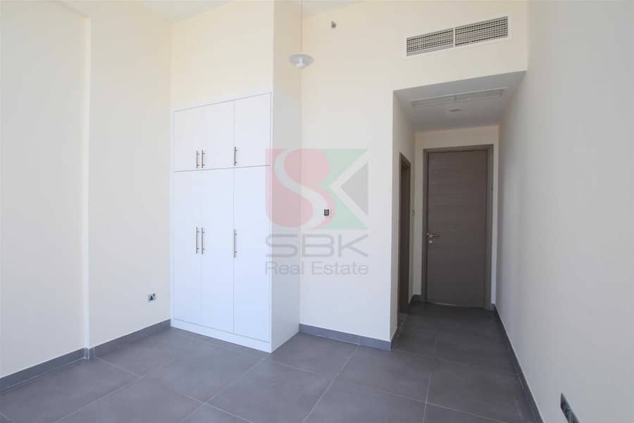 5 1BHK | 5 mins to Metro | High End Quality | Shk zayed road
