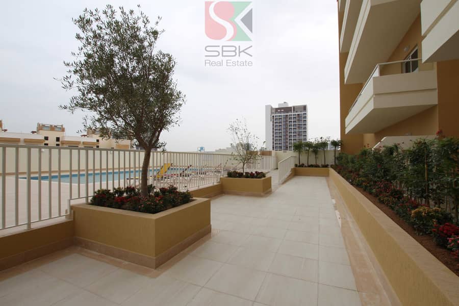 8 Stunning & Spacious 1BR with Terrace Balcony