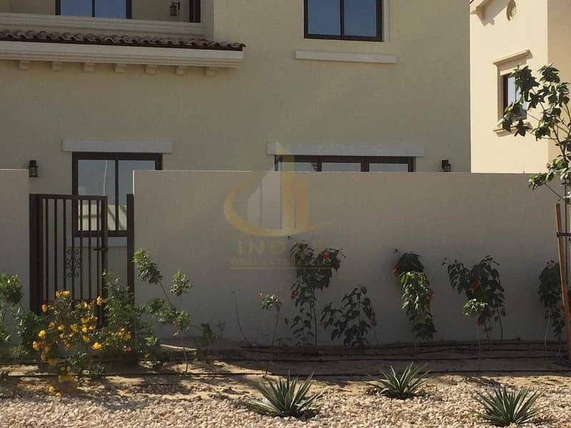 4BR+Maid's Room Villa | Spacious Living/ Dining 4BR+Maid's Room Villa | Spacious Living/ Dining