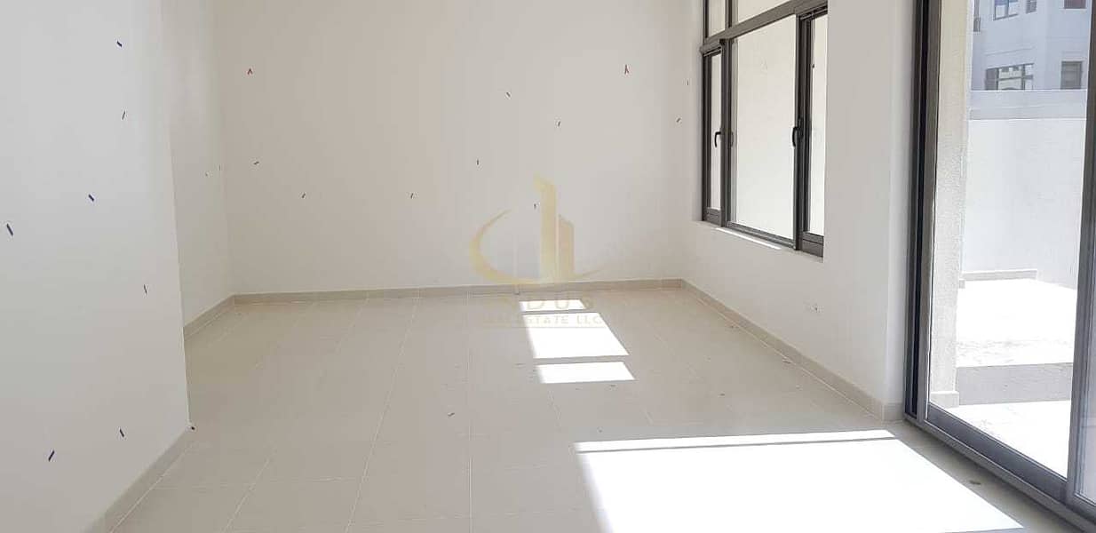 5 Mira Oasis Type G 4BR +M For Sale  Opposite Pool And Park