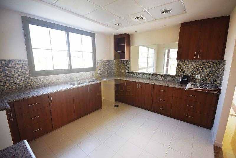 13 Well Maintained |Corner unit | Huge Plot