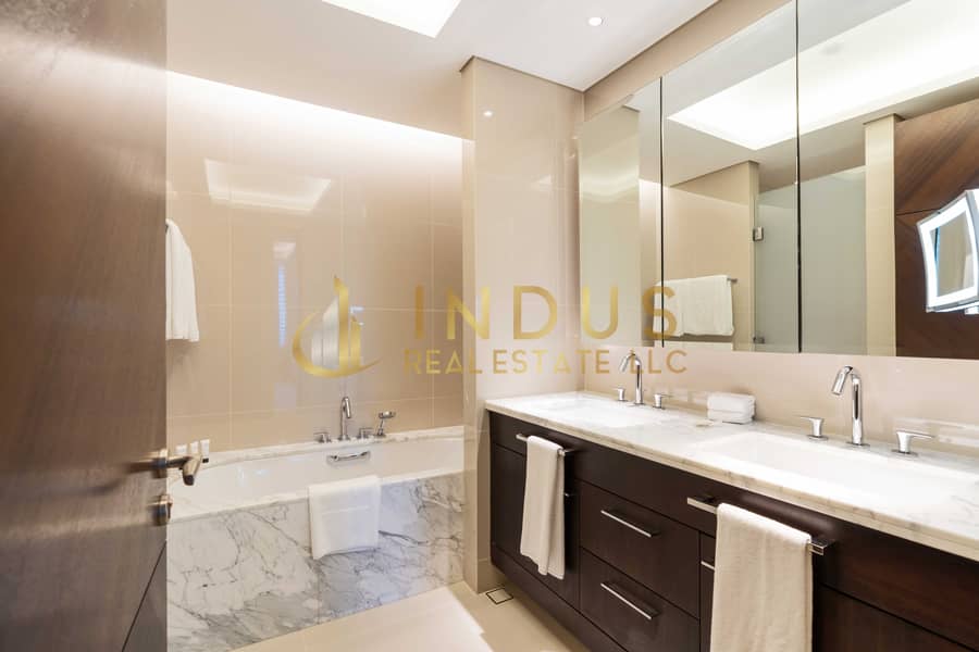 18 Stunning and Luxury  | 2BR APARTMENT | Residence Sky View