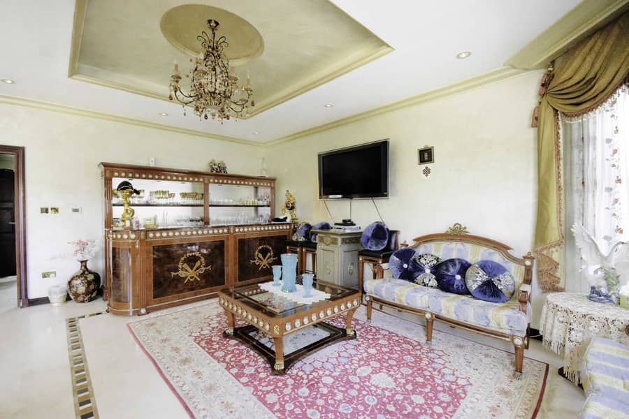 5 Luxury 6 Bedroom Garden Homes Villa Palm Jumeirah  | Private Beach Access