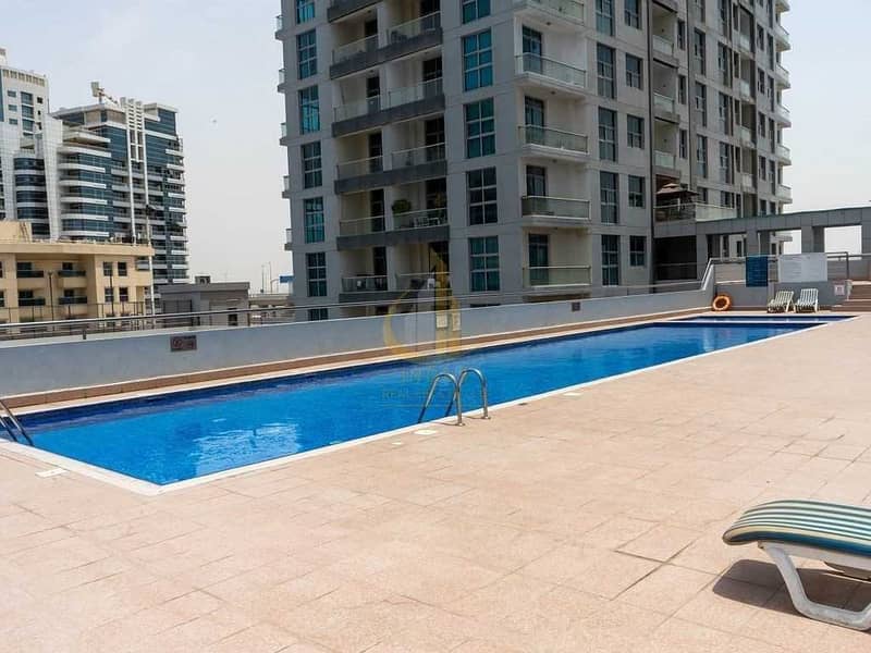 10 Spacious 1 Bedroom with Balcony | Closed Kitchen