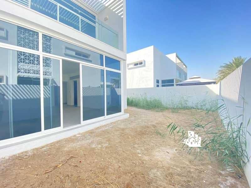 17 Ready To Move | Semi-detached Villa | Near Pool