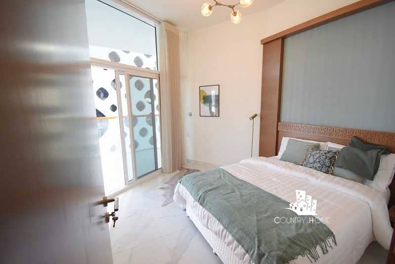 4 Luxurious | 2BR Massive Balcony| Canal & Burj View