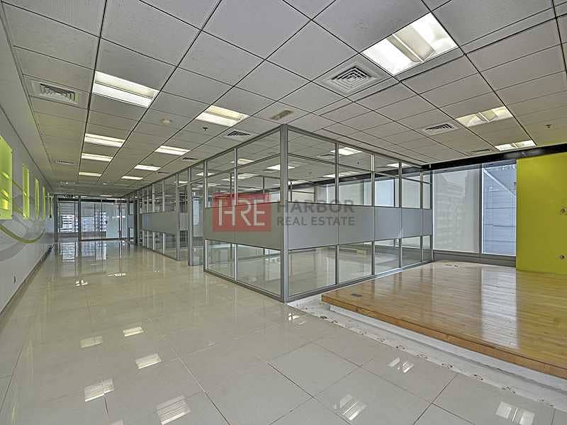 7 Fitted Corner Office Near Bus and Metro | Parking