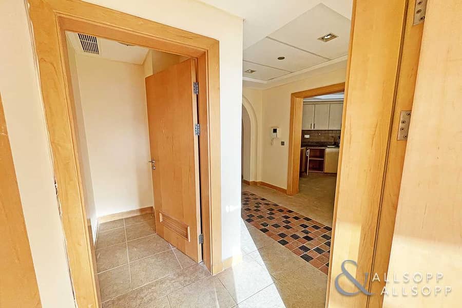 8 2 Bed + Maids | Beach Access | Close to Park