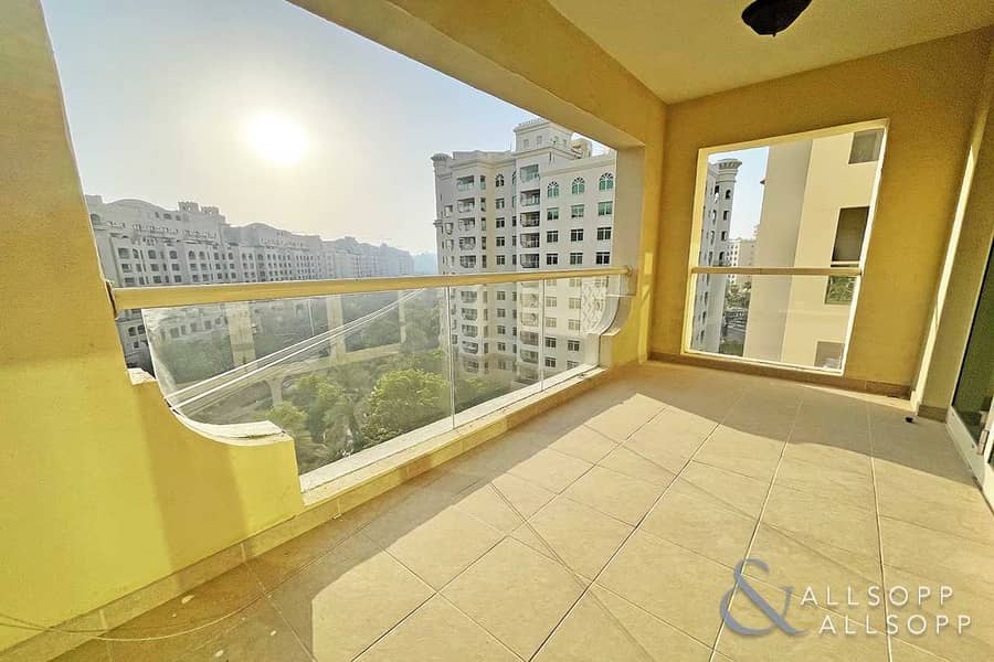 10 2 Bed + Maids | Beach Access | Close to Park