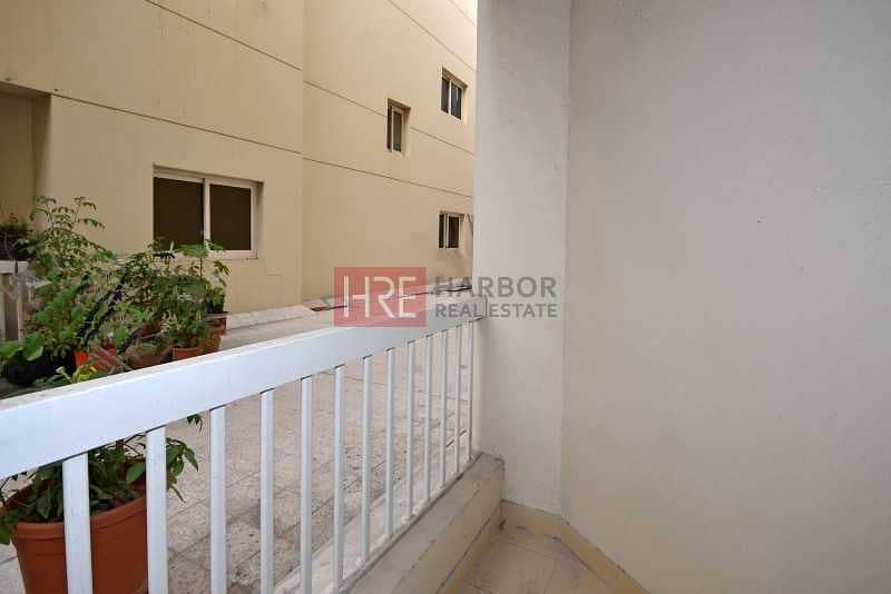 5 5% Off 1 Chq | Awqaf Building | Closed Kitchen