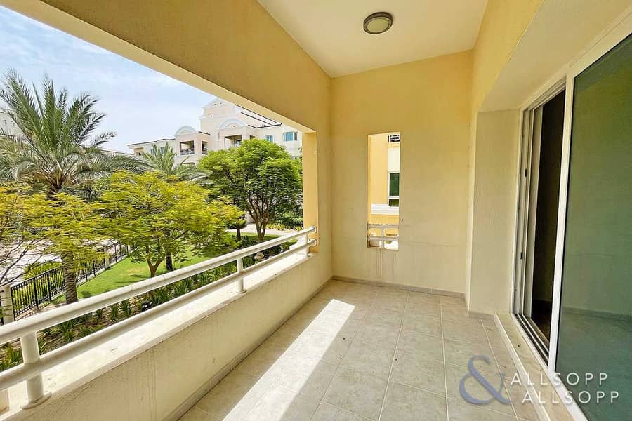 2 1 Bed | Pool and Garden View | Immaculate