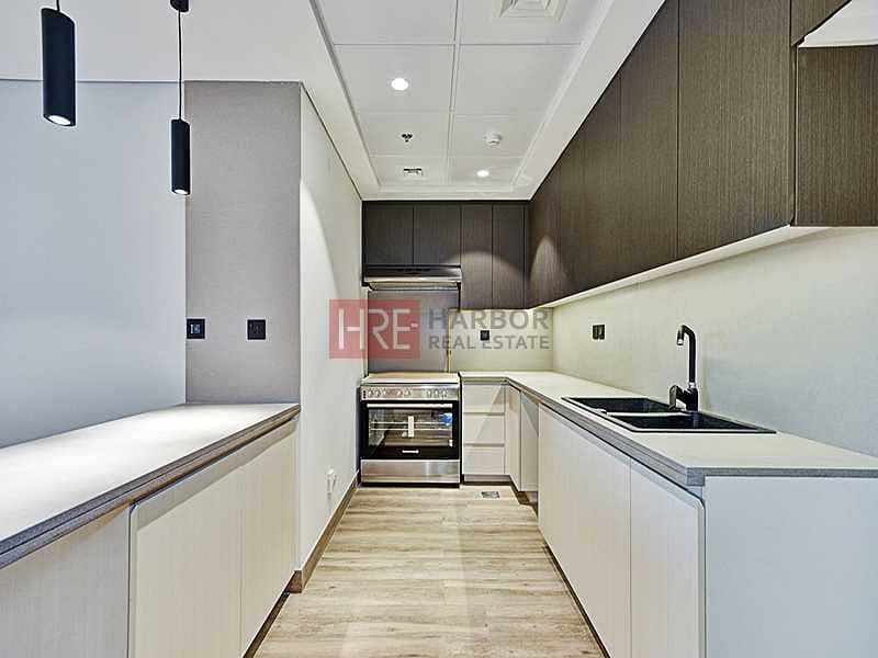 8 Pool View | Modern Apartment | Brand New | Chiller Free