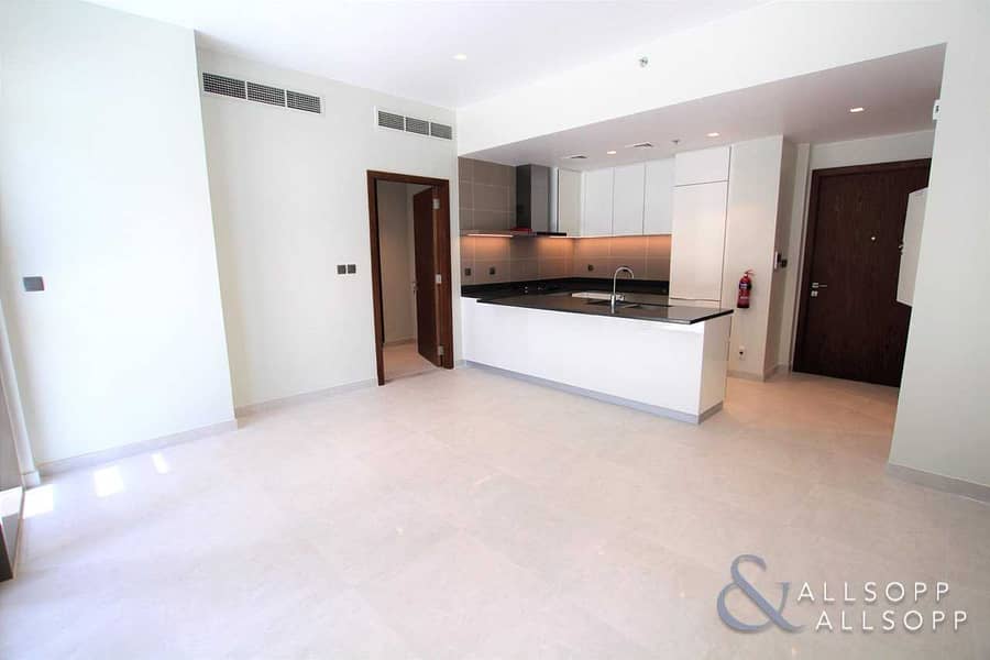 1Bed Apartment | Available | Large Terrace