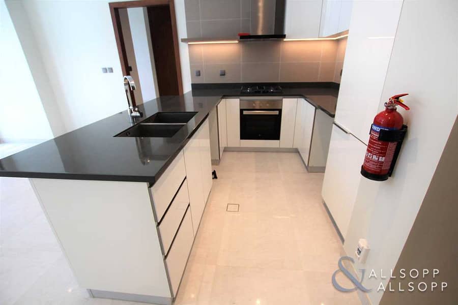 3 1Bed Apartment | Available | Large Terrace