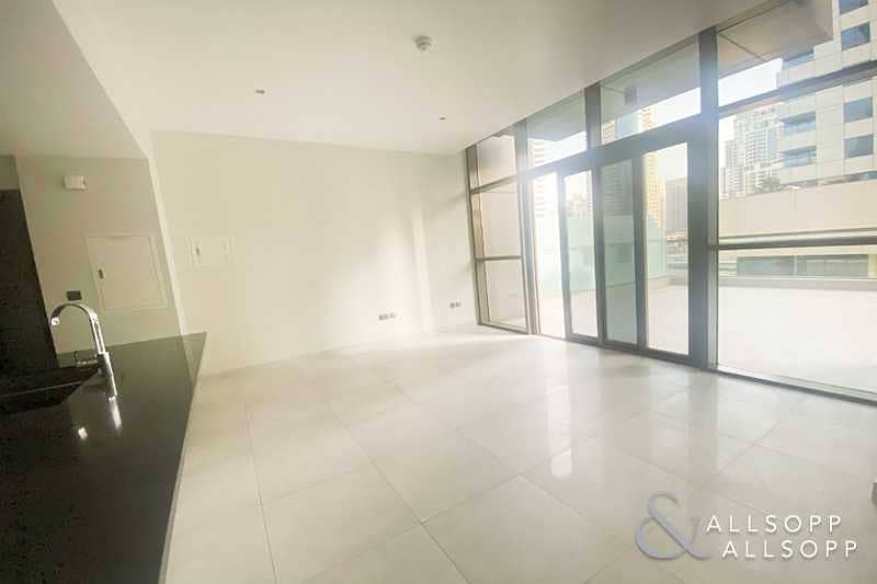 4 1Bed Apartment | Available | Large Terrace
