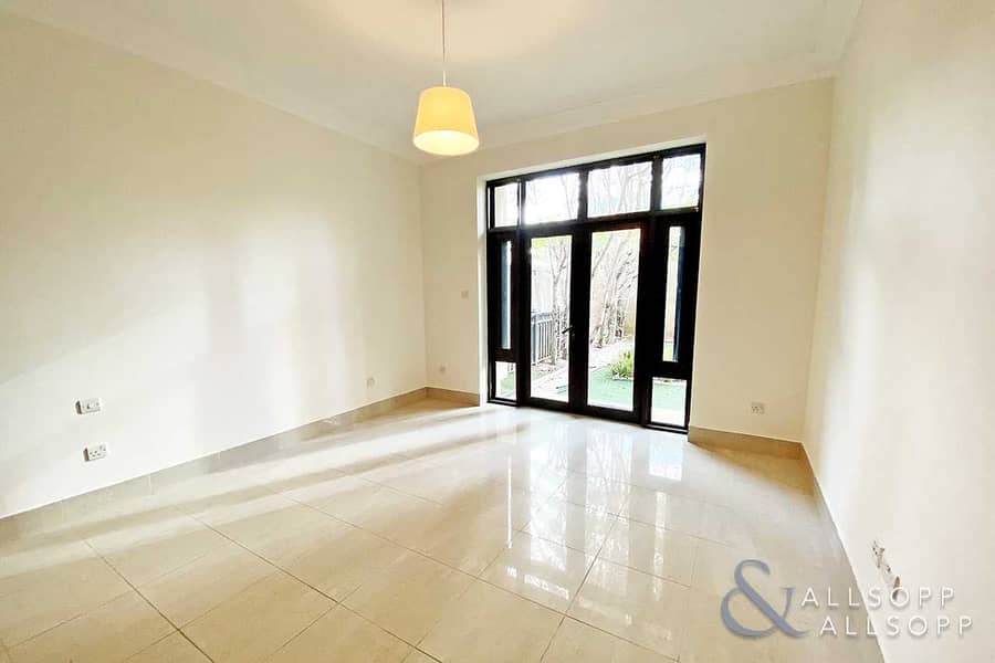 8 2 Bed Apartment | Garden Unit | Old Town
