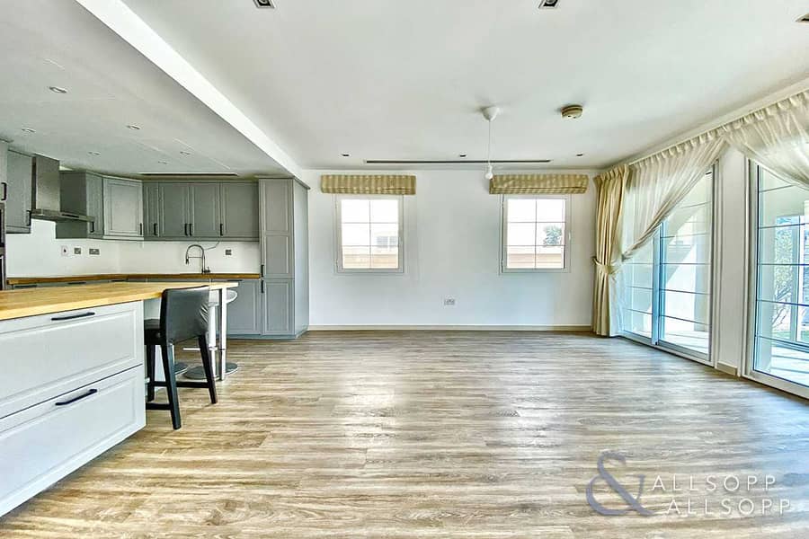 7 Upgraded | 2 Bedrooms | Excellent Finish