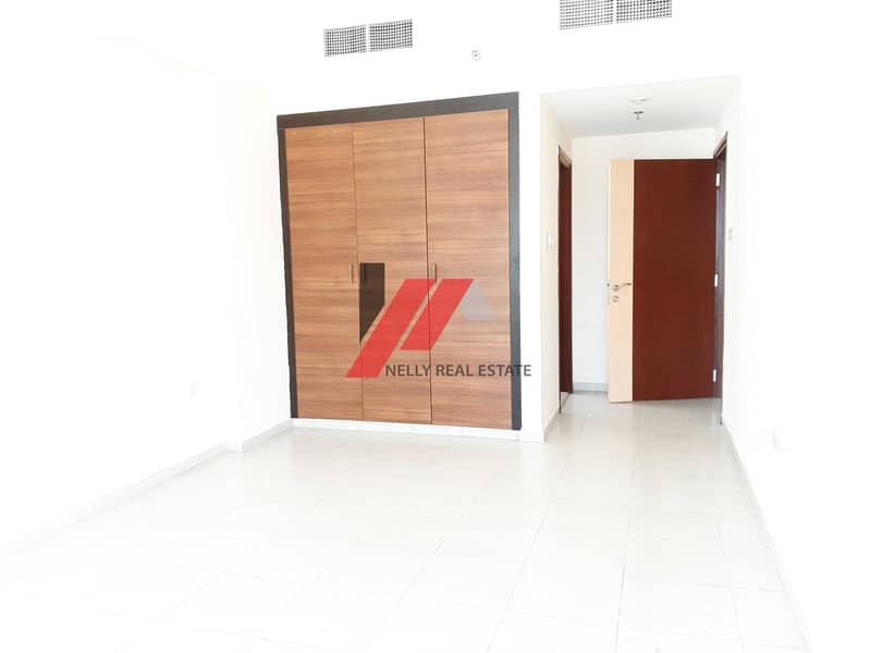 4 900 SQF CLOSE TO METRO STATION LUXURIOUS 1BHK WITH 2 BATH GYM POOL PARKING