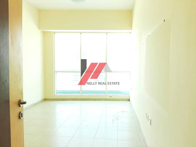 5 900 SQF CLOSE TO METRO STATION LUXURIOUS 1BHK WITH 2 BATH GYM POOL PARKING