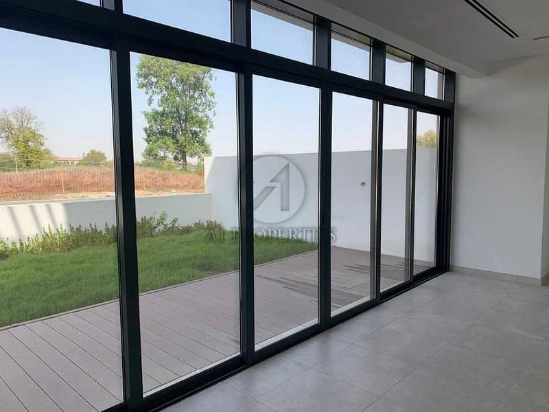 3 Modern 4 Bedrooms Townhouse Full Lake View