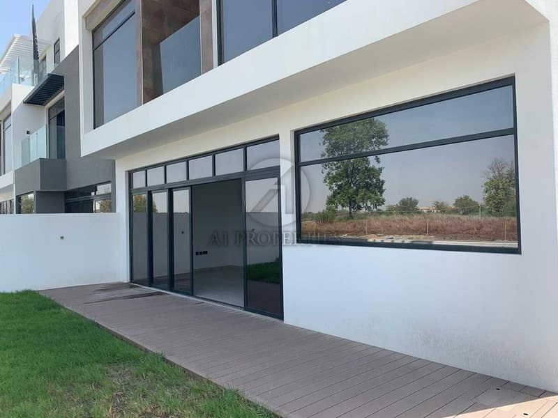 10 Contemporary 4 Bedrooms Golf Course View  For Sale