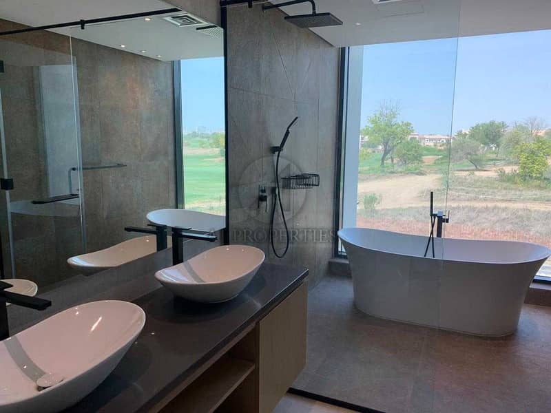 18 Contemporary 4 Bedrooms Golf Course View  For Sale
