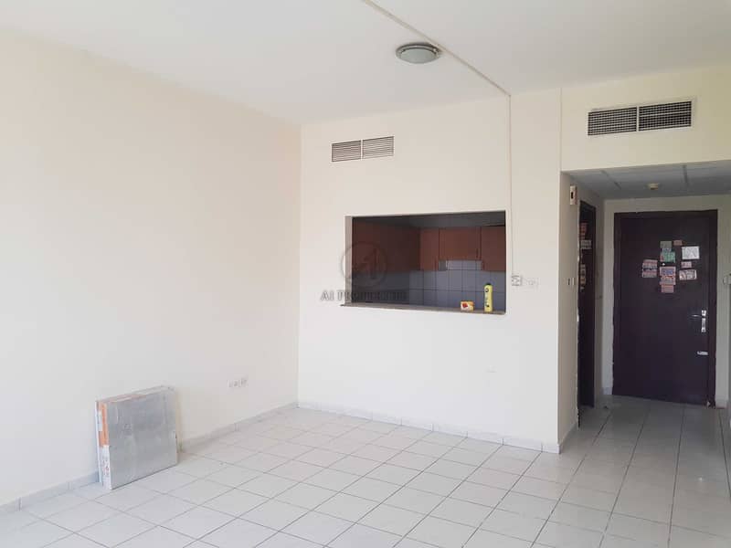 3 Spacious 1 Bed with Balcony Very Good Condition