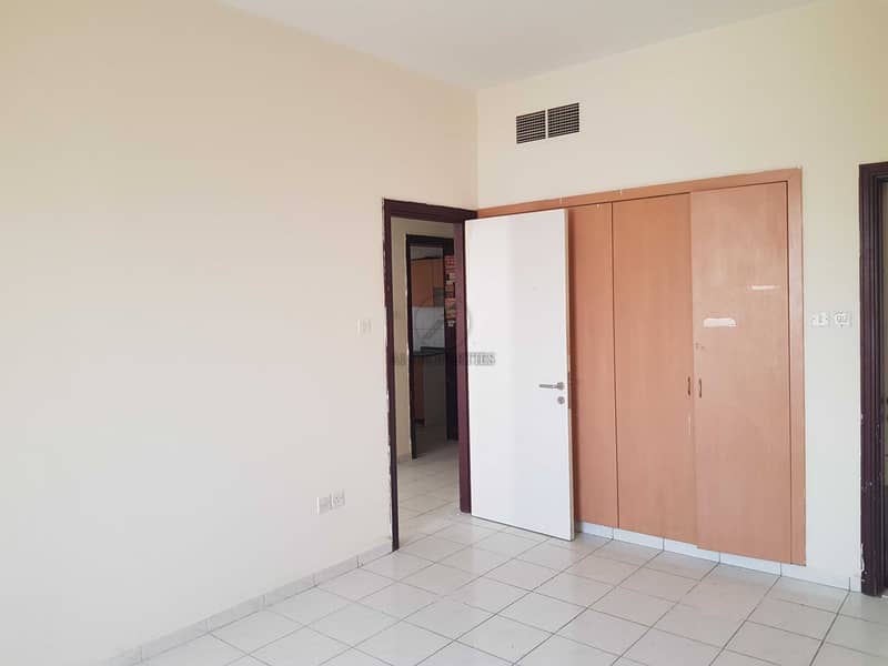 5 Spacious 1 Bed with Balcony Very Good Condition