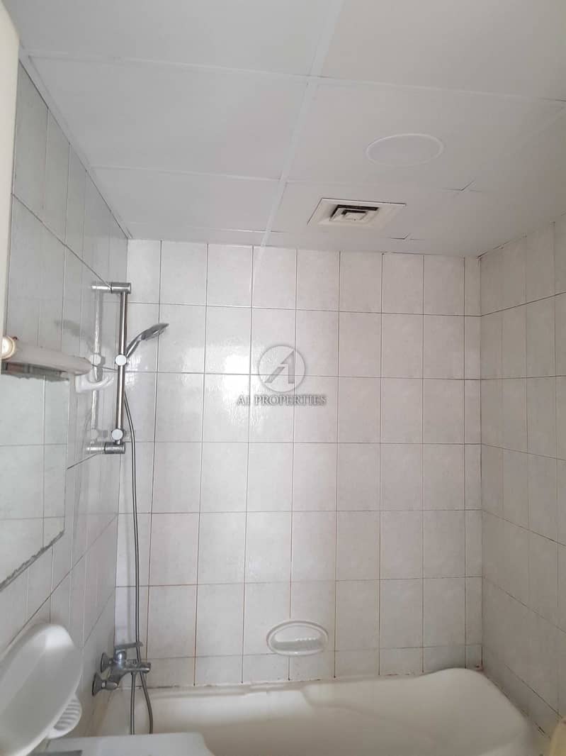 10 Spacious 1 Bed with Balcony Very Good Condition