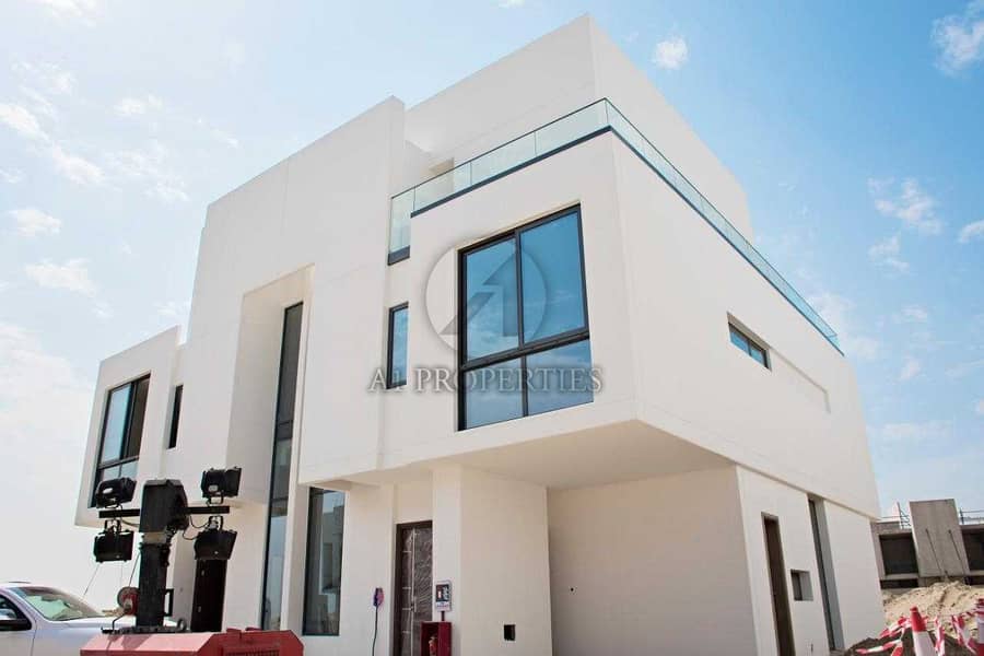 4 OWN YOUR HOME ON THE FIRST WATERFRONT CITY IN SHARJAH
