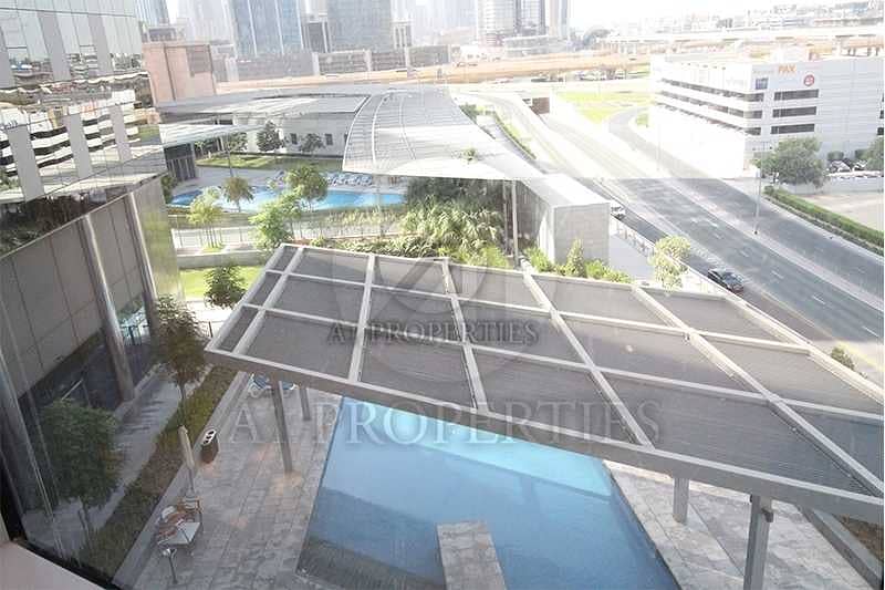 13 Studio Apartment in DIFC with Pool View