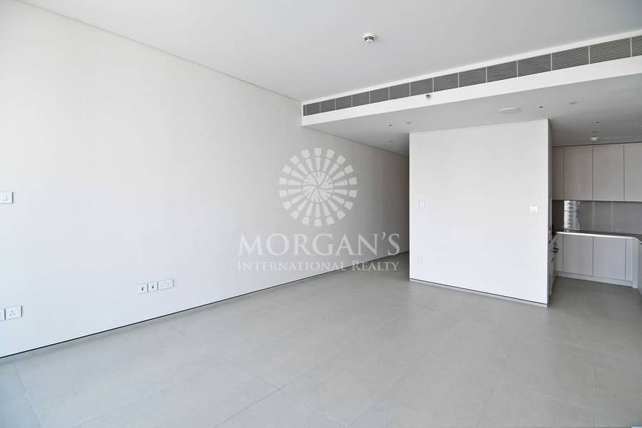 Bigger Layout High Floor Marina View 1BR Bigger Layout High Floor Marina View 1BR