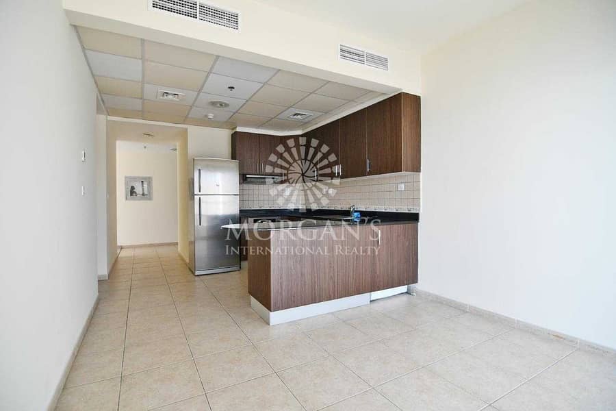 5 Vacant Now | High Floor | Sea View | Fitted Kitchen