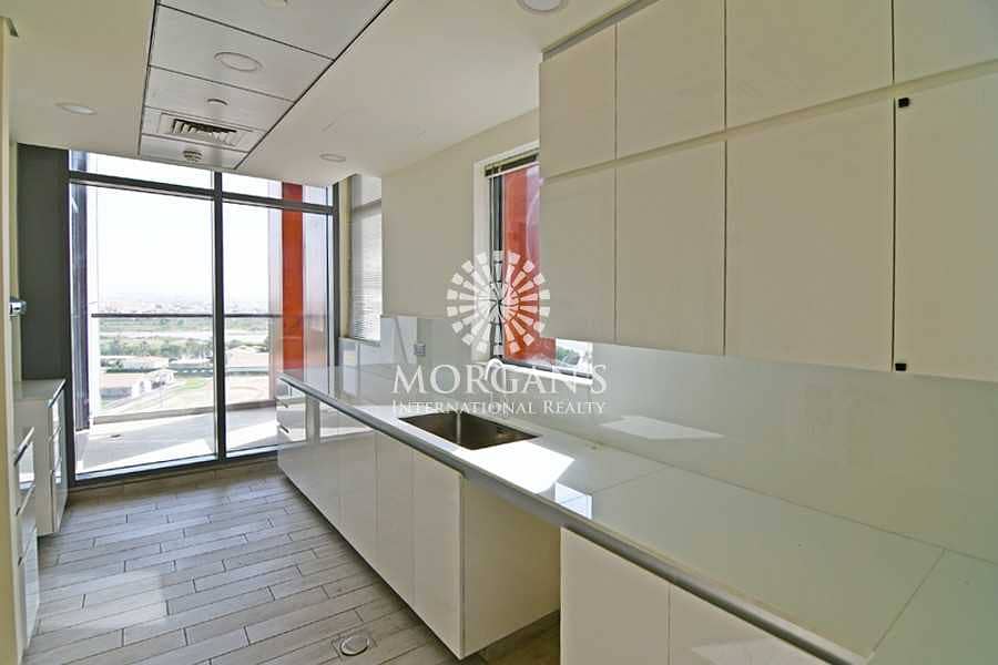 11 Luxury 3BR The Atria Tower