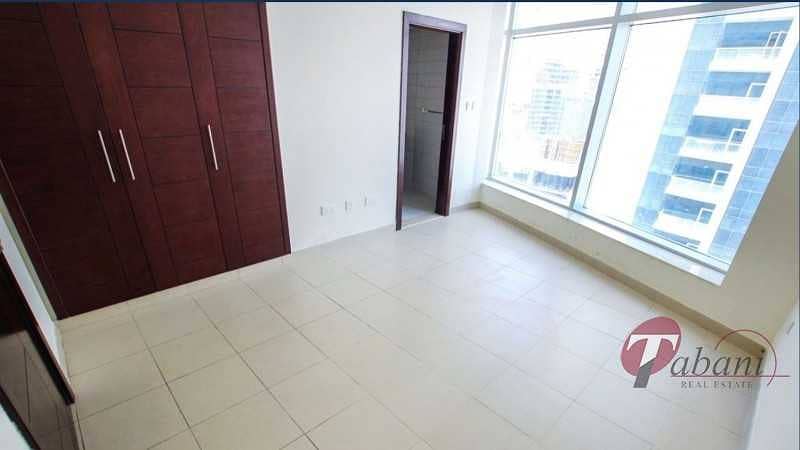 5 Middle FloorI Vacant|Amazingly priced|Huge Balcony