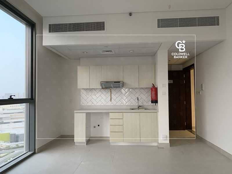 High Floor|Balcony|Vacant|Brand New|Flexible Cheques