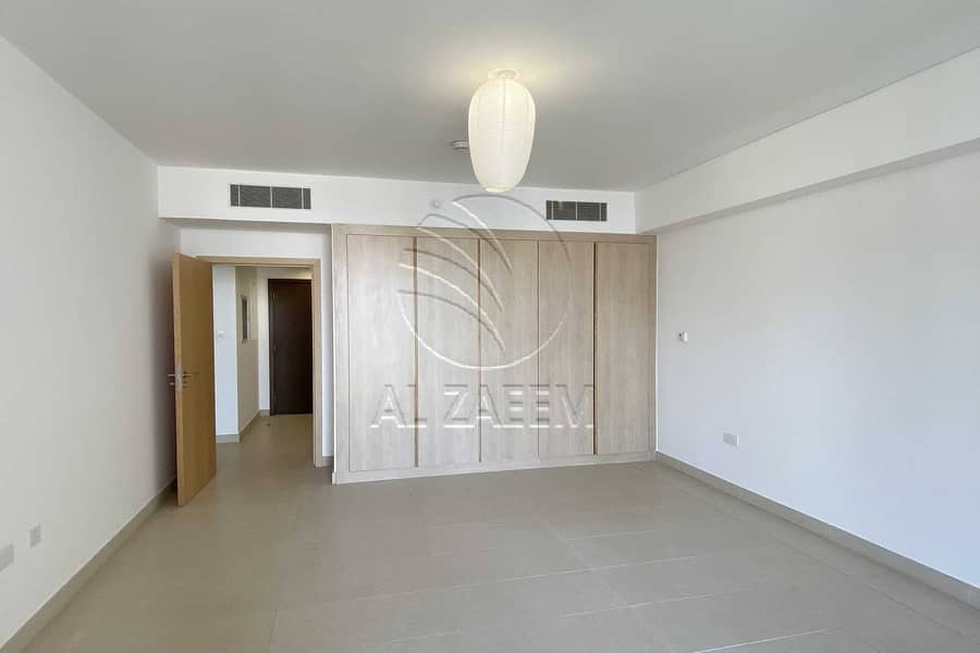 6 Investment Apartment! Balcony | Close To The Beach