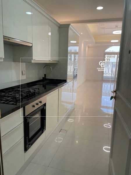 10 LUXURIOUS STUDIO FULLY FITTED KITCHEN VINCITORE