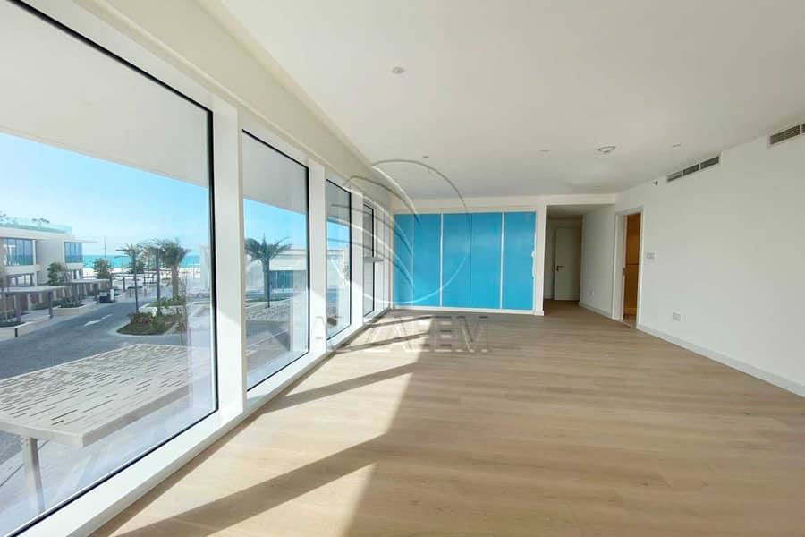 ? Brand New | Minutes from the Beach | Sea View ?