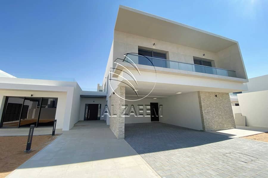 Villa with Huge Plot and Amazing Golf Course View