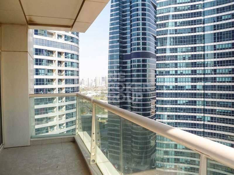 15 Apartment with lake and marina skyline view