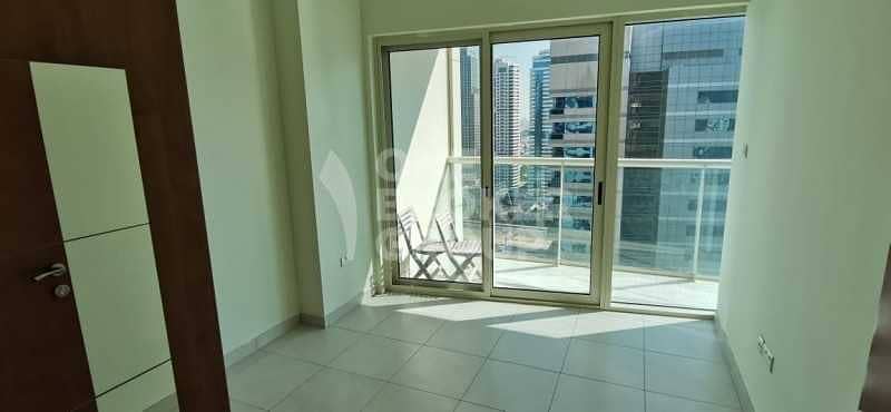 5 FURNISHED ! Mid Level ! Ideal location in Marina