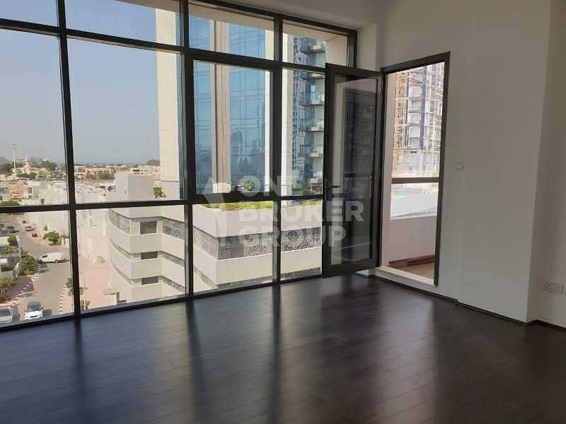 11 Bright 3BR + Maid Room l Full Sea View l J5