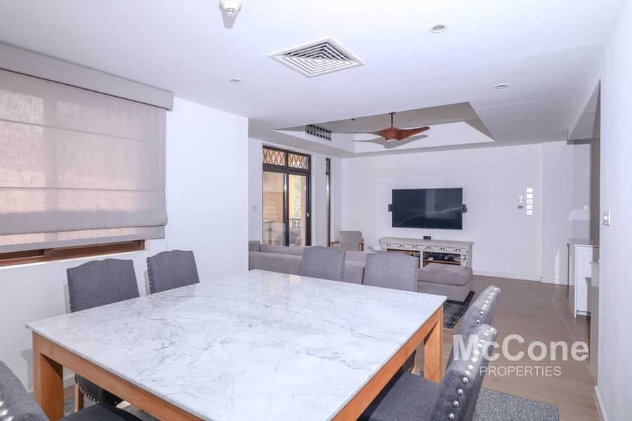 11 Stunning Fully-Upgraded & Furnished Apartment