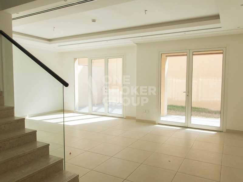 SINGLE ROW, CLOSE POOL AND PARK, PRIME LOCATION SINGLE ROW, CLOSE POOL AND PARK, PRIME LOCATION