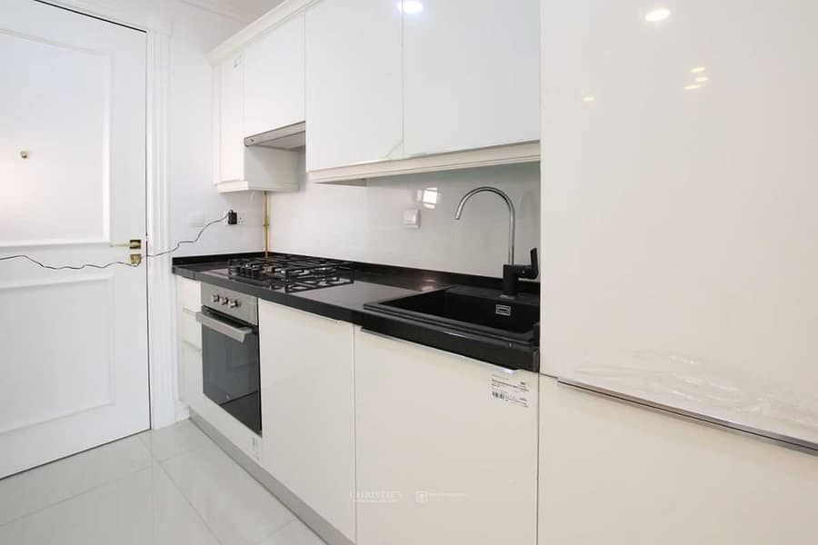 5 Spacious Studio Apartment with fully Fitted Kitchen
